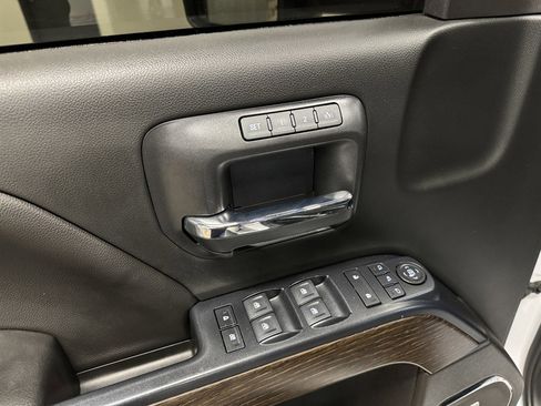 Used 2018 GMC Sierra 2500 Denali image 25