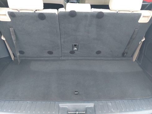 Used 2021 Toyota Highlander XLE FWD image 14