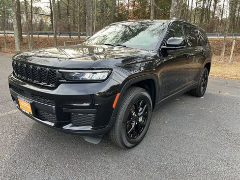 Certified 2024 Jeep Grand Cherokee L Laredo image 7