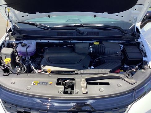 New 2027 Chrysler Pacifica Limited w/ S Appearance Package FWD image 45