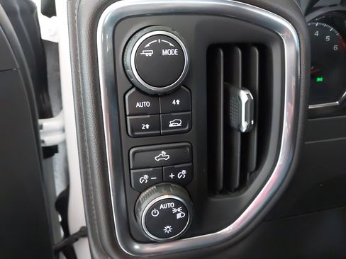 Used 2022 Chevrolet Silverado 1500 LT AWD/4WD image 24