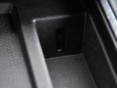 Used 2024 GMC Acadia Elevation image 33