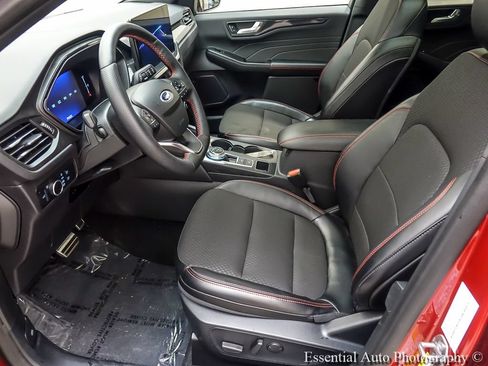 Certified 2024 Ford Escape ST-Line w/ Tech Pack #1 AWD/4WD image 10