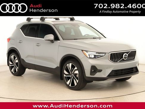 Used 2024 Volvo XC40 B5 Ultimate w/ Protection Package Premier AWD/4WD image 1