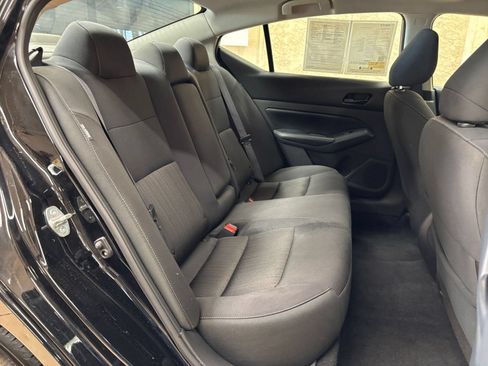 Used 2025 Nissan Altima 2.5 SV FWD image 38