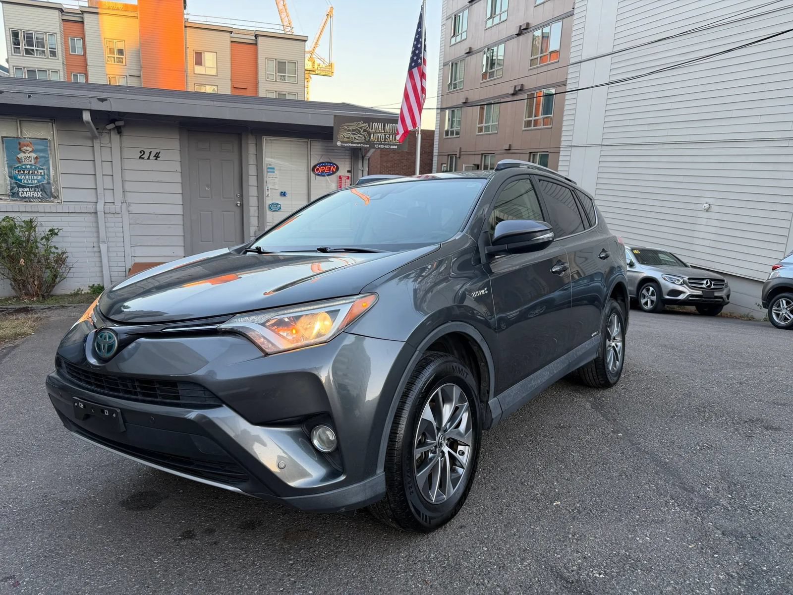 Used 2016 Toyota RAV4 XLE w/ Convenience Package AWD/4WD image 2