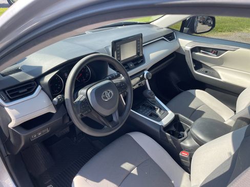 Used 2021 Toyota RAV4 XLE AWD/4WD image 10