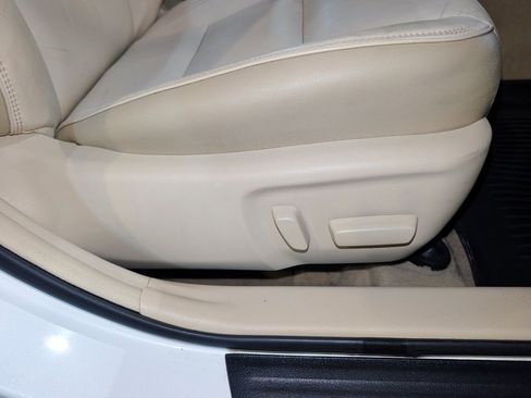 Used 2017 Toyota Camry XLE FWD image 31
