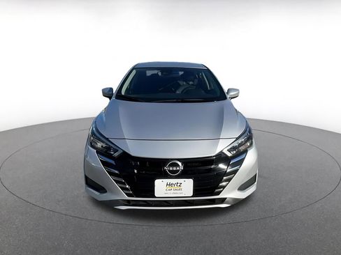 Used 2025 Nissan Versa SV image 4