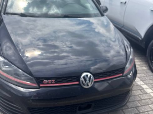 Used 2016 Volkswagen GTI SE FWD image 2