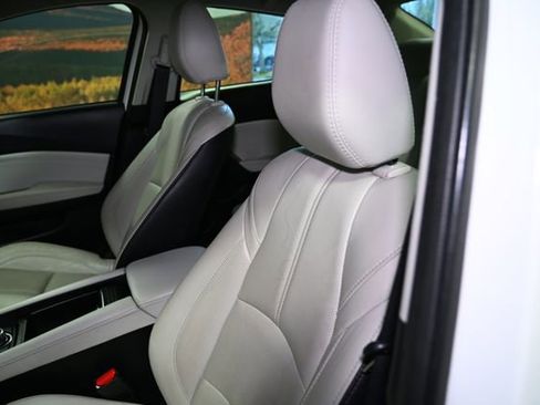 Used 2018 MAZDA MAZDA3 Grand Touring w/ Premium Equipment Package image 22