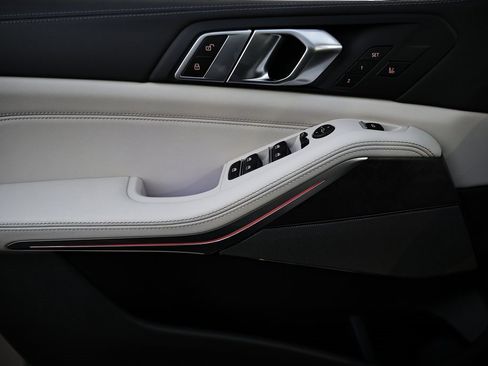 New 2026 BMW X5 xDrive40i w/ M Sport Package image 15