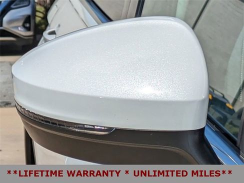 Used 2023 Volkswagen Tiguan SE image 13