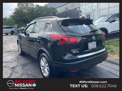Used 2019 Nissan Rogue Sport SV AWD/4WD image 3