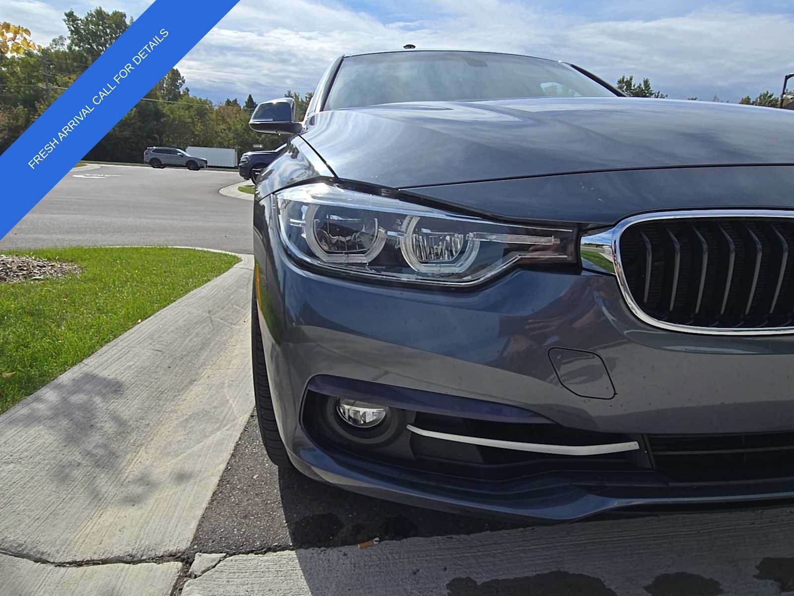Used 2018 BMW 330i xDrive Sedan AWD/4WD image 3