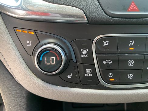 Used 2020 Chevrolet Equinox Premier AWD/4WD image 14