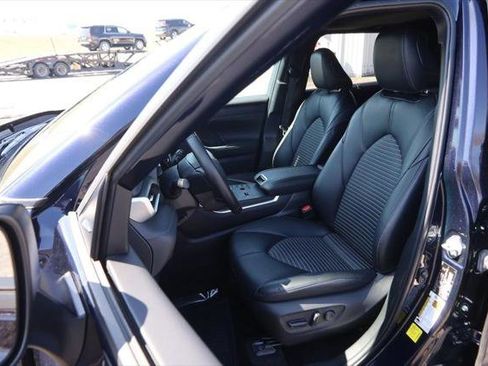 Certified 2024 Toyota Highlander XSE image 10