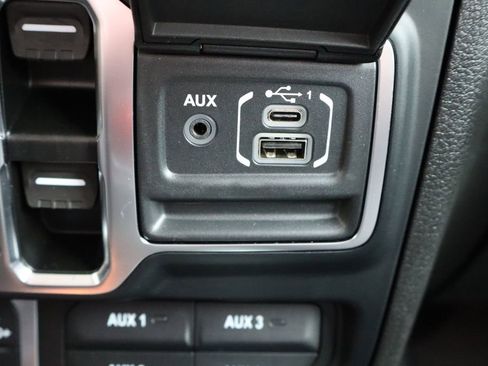 Used 2024 Jeep Wrangler Willys image 36