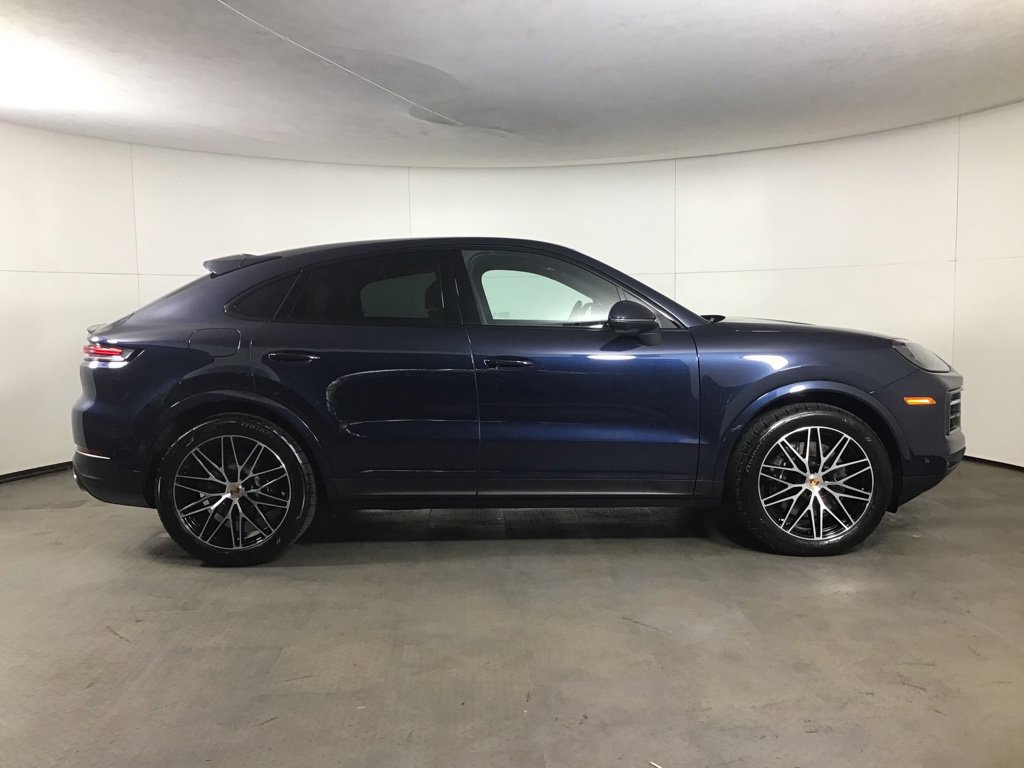 Certified 2026 Porsche Cayenne Coupe AWD/4WD image 6