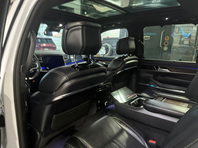 Used 2023 Jeep Grand Wagoneer 4WD image 31