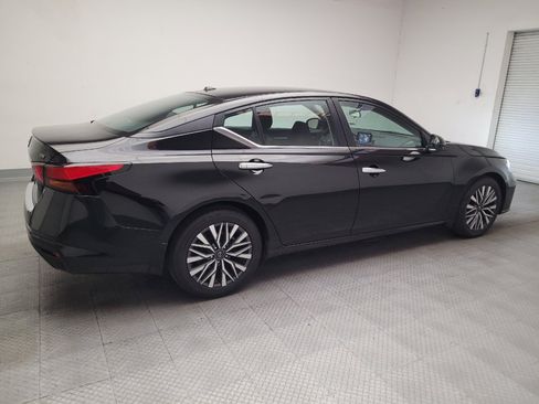 Used 2023 Nissan Altima 2.5 SV FWD image 10