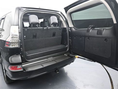 Used 2016 Lexus GX 460 image 12