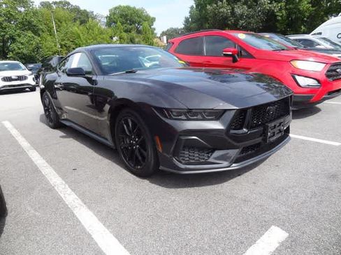 Used 2024 Ford Mustang GT RWD image 3