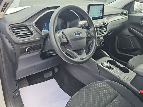 Used 2025 Ford Escape Active AWD/4WD image 12