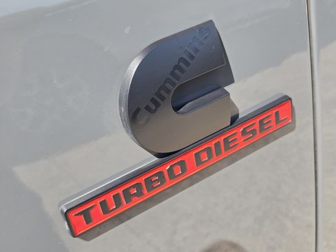 Used 2026 RAM 2500 Limited AWD/4WD image 8