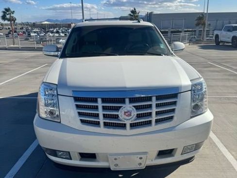 Used 2008 Cadillac Escalade 2WD image 3