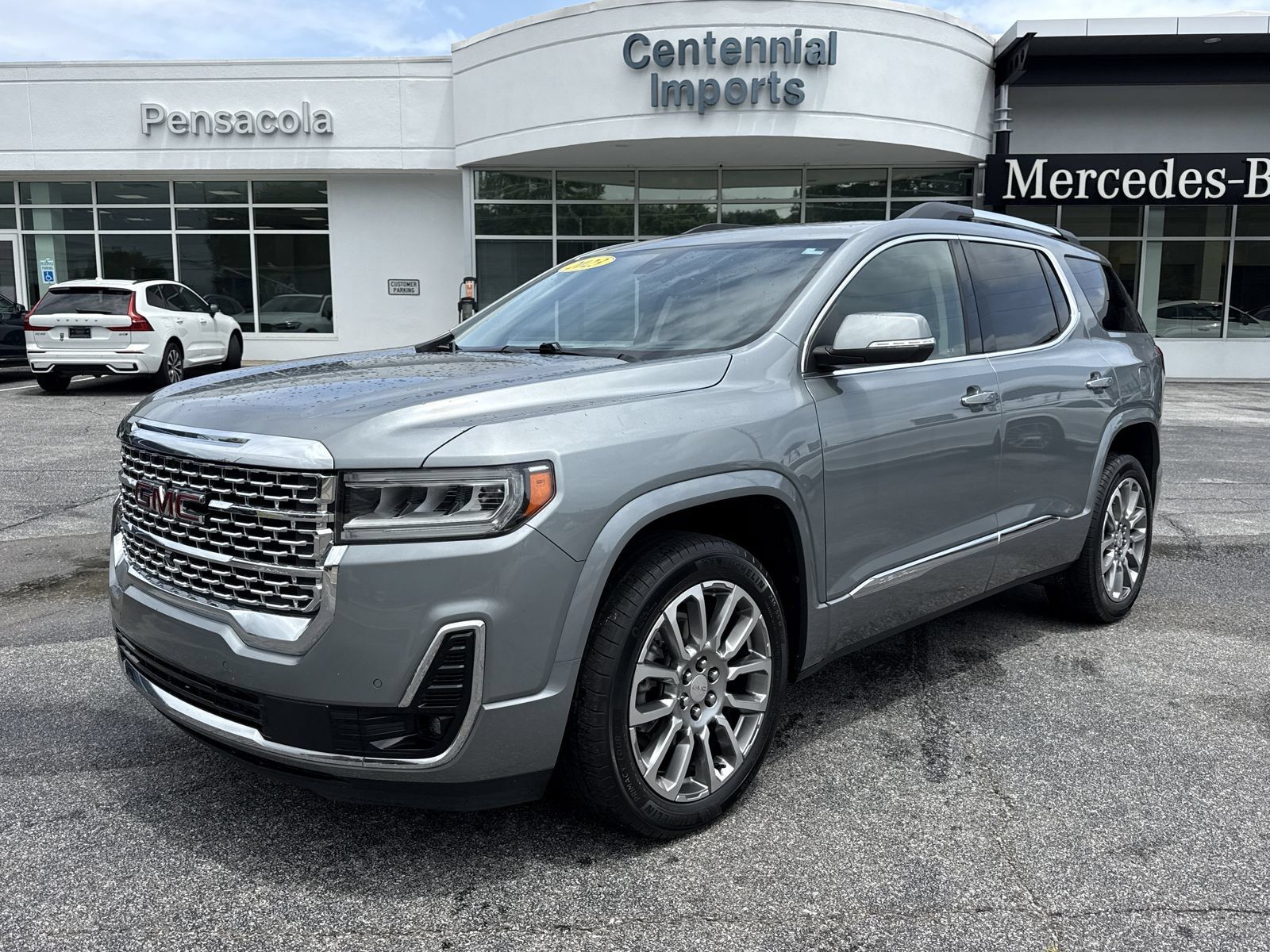 Used 2023 GMC Acadia Denali w/ Denali Ultimate Package FWD image 1