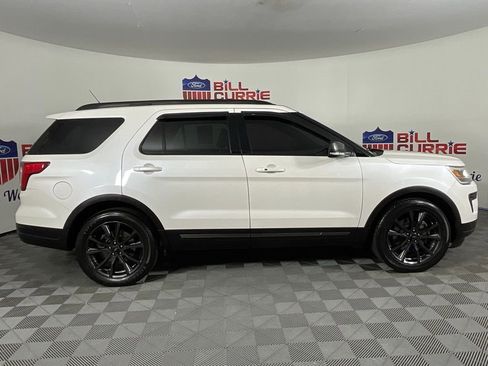 Used 2018 Ford Explorer XLT w/ Equipment Group 202A image 2