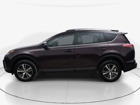 Used 2018 Toyota RAV4 XLE FWD image 9