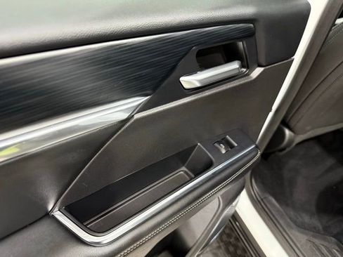 Used 2025 GMC Acadia Elevation image 17