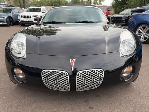 Used 2006 Pontiac Solstice Convertible w/ Premium Package RWD image 2