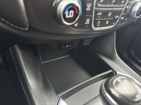 Used 2018 Chevrolet Traverse RS FWD image 20