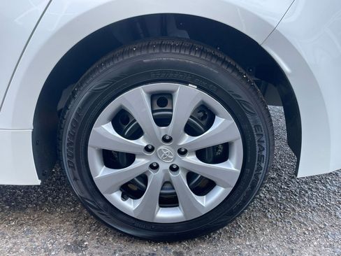 Used 2025 Toyota Corolla LE image 29