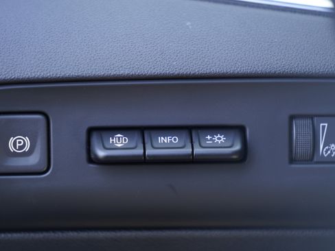 Used 2024 Buick Enclave Avenir w/ Avenir Technology Package image 19