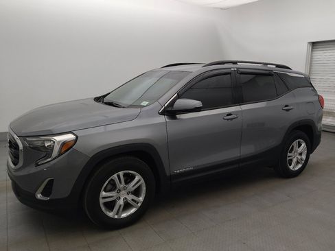 Used 2019 GMC Terrain SLE w/ Driver Convenience Package FWD image 2
