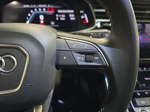 Used 2025 Audi Q7 3.0T Premium Plus image 19