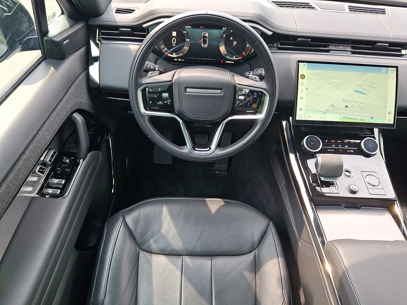 Used 2023 Land Rover Range Rover Sport SE AWD/4WD image 4