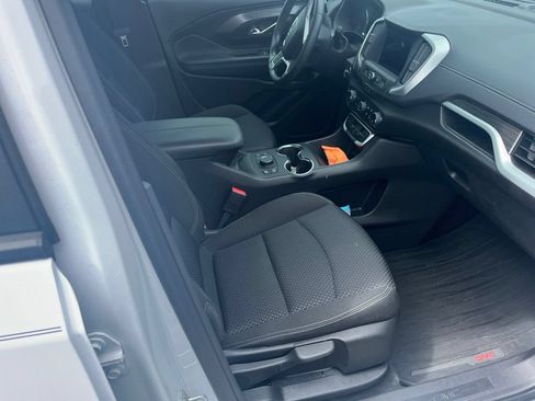 Certified 2024 GMC Terrain SLE w/ Driver Convenience Package FWD image 5