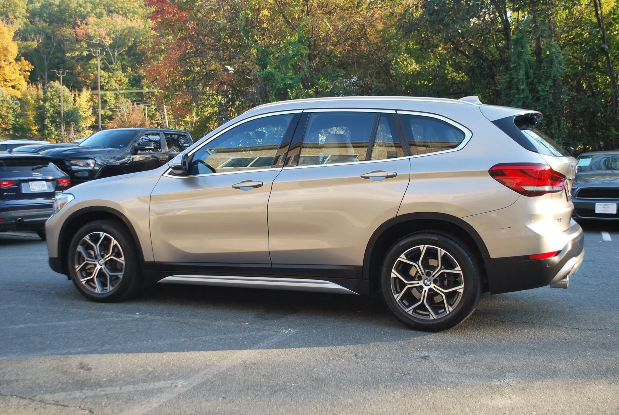 Used 2021 BMW X1 xDrive28i w/ Premium Package AWD/4WD image 5