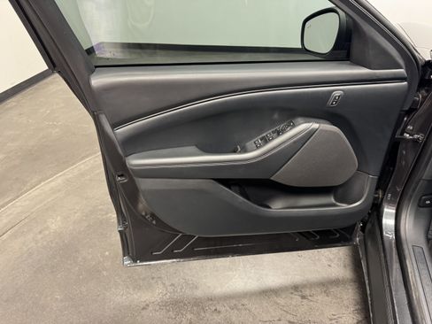 Used 2021 Ford Mustang Mach-E Select image 12