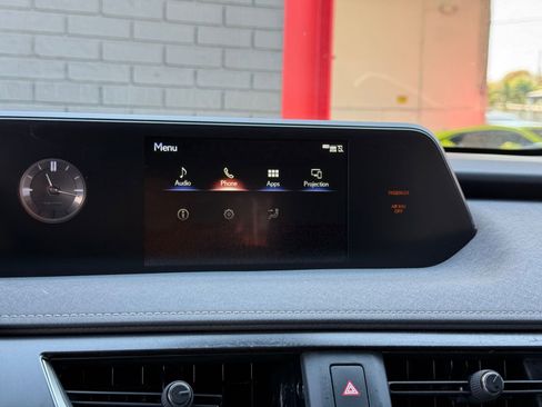 Used 2021 Lexus UX 250h w/ Premium Package image 30