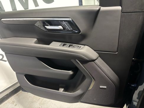 New 2026 Chevrolet Suburban Premier image 11