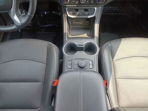 Certified 2022 GMC Terrain SLT image 18