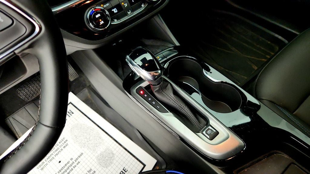 Used 2025 Buick Envista Sport Touring w/ Convenience I Package FWD image 17