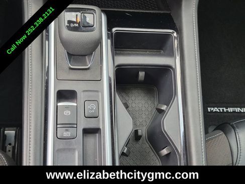 Used 2024 Nissan Pathfinder SL w/ SL Premium Package FWD image 20