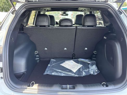 New 2025 Jeep Compass Limited w/ Sun & Sound Group image 4